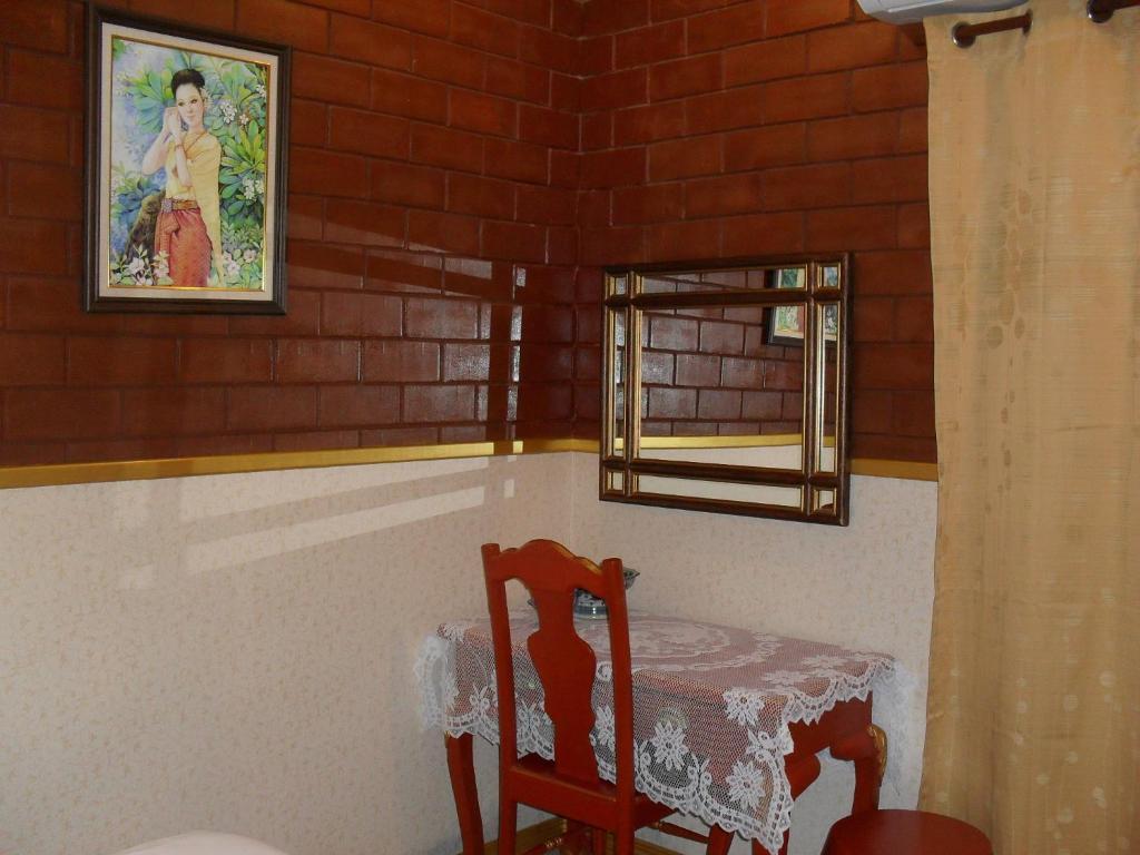 Irawadee Resort Mae Sot Rom bilde